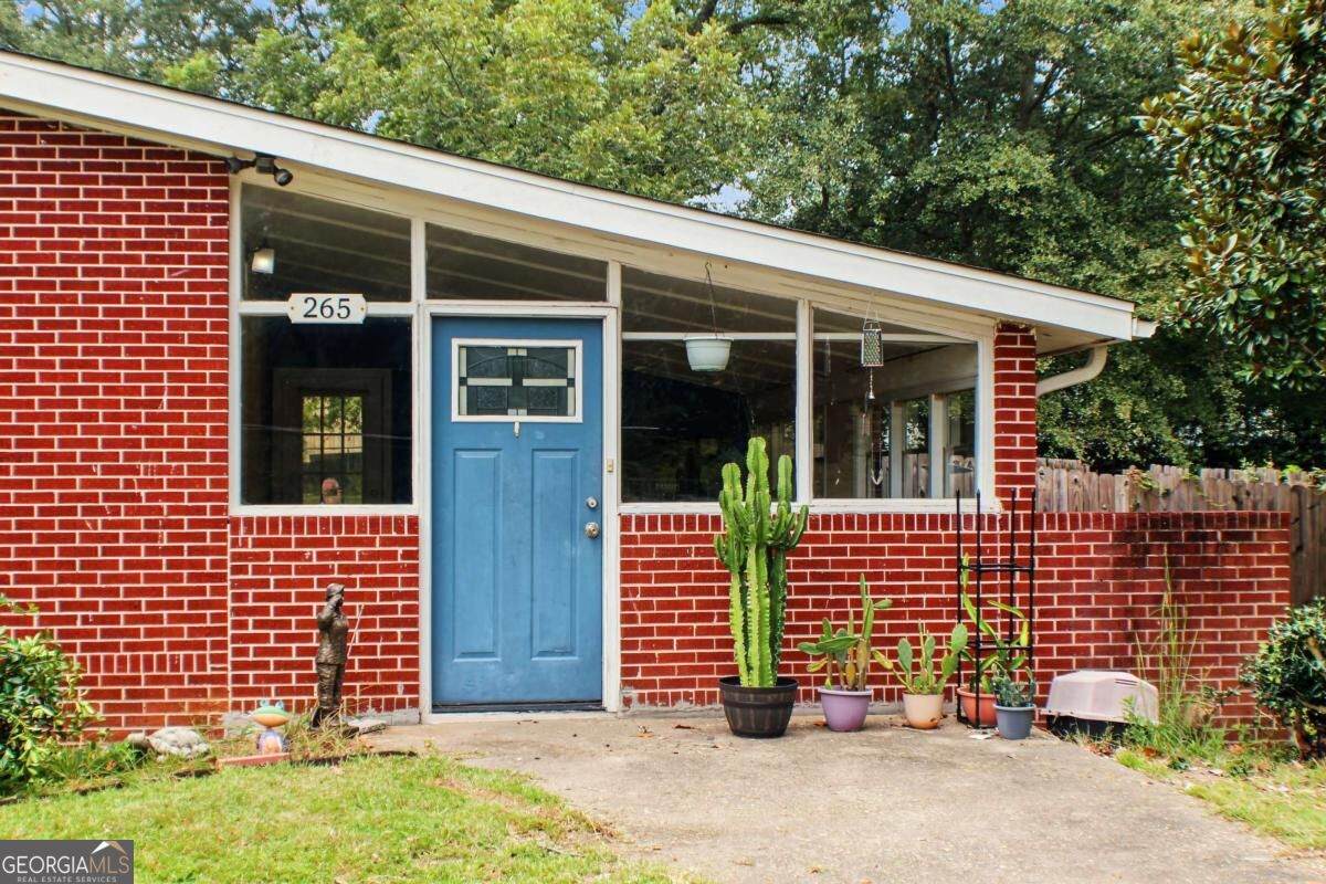 265 Elks Street - Photo 1