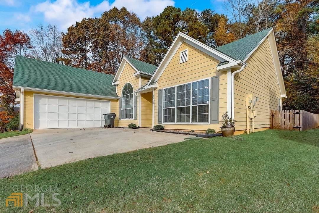 2501 Caray - Photo 1