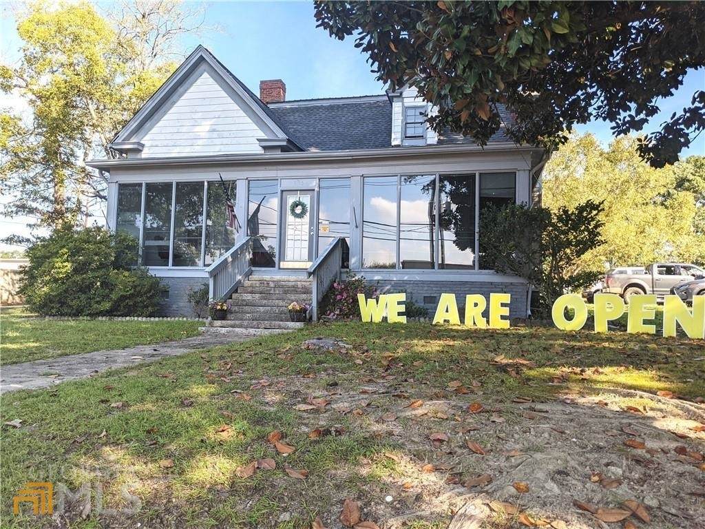 1105 Main Street - Photo 1
