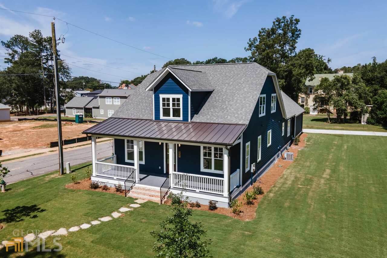 305 Gilmer Street - Photo 1