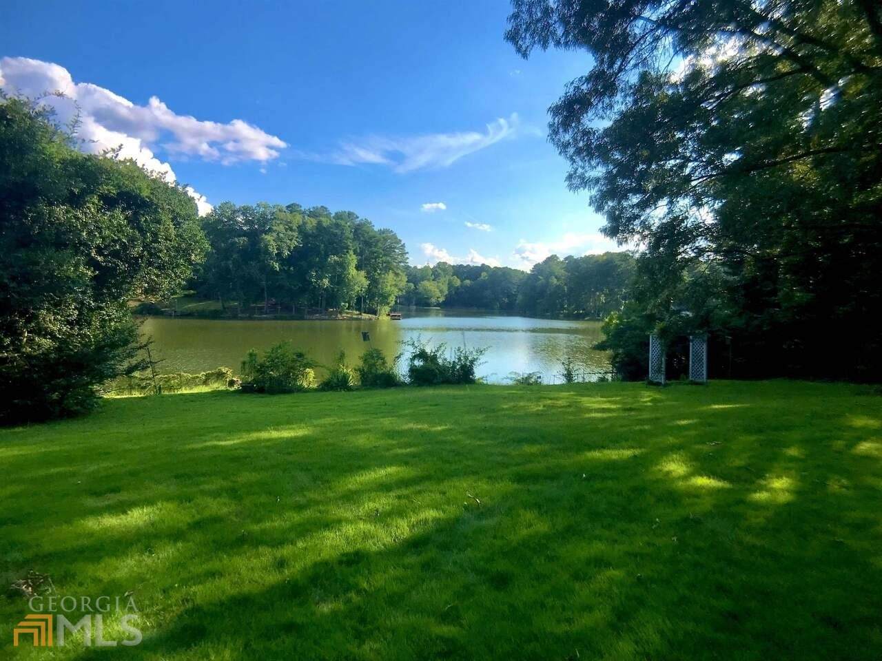 1685 Drakes - Photo 1