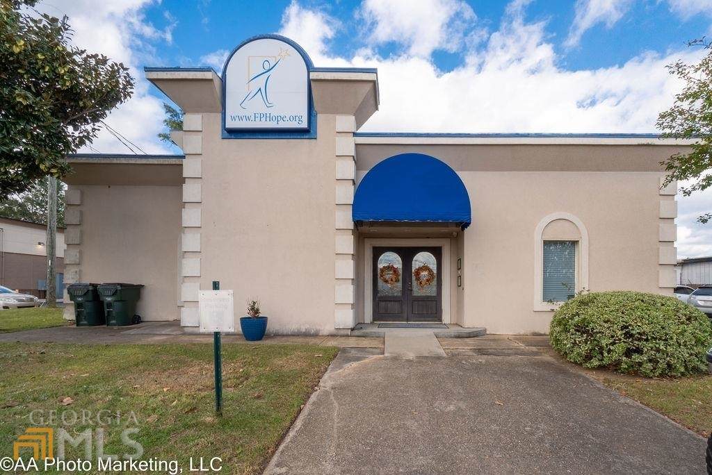 2762 Watson Boulevard - Photo 1