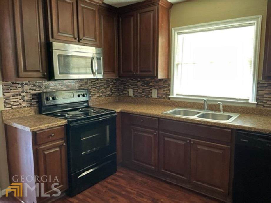 2534 Huntington Drive - Photo 1