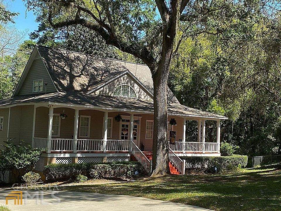 2414 Riverside Drive - Photo 1