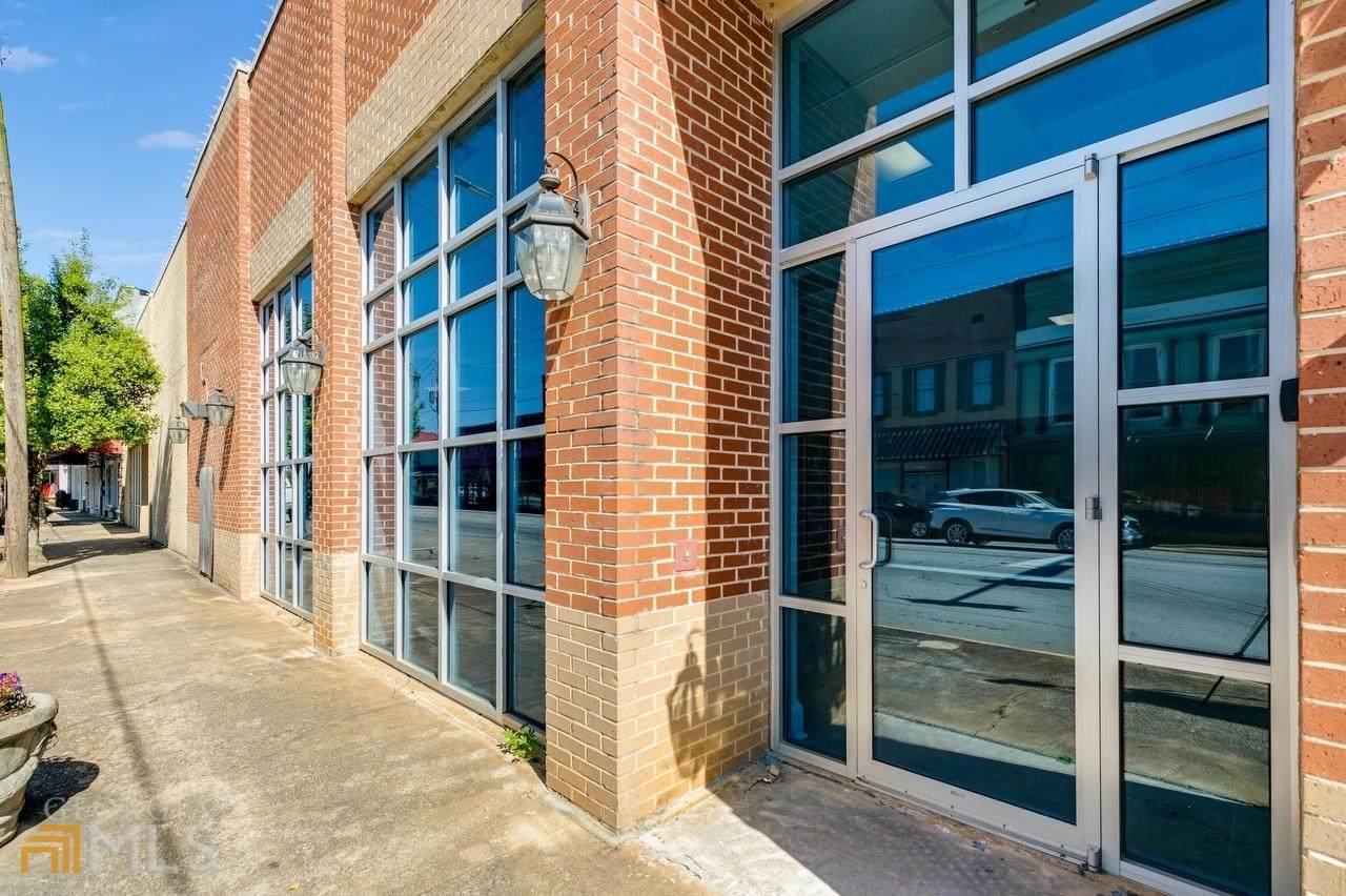 102 College Street - Photo 1