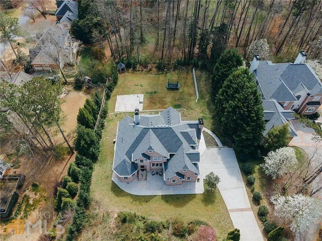 4710 Roswell Road - Photo 1