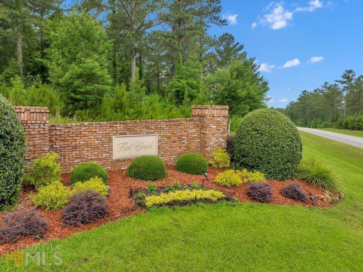 4024 ROUNDTOP Circle - Photo 1