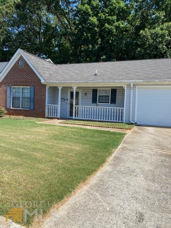 233 Oak Circle - Photo 1