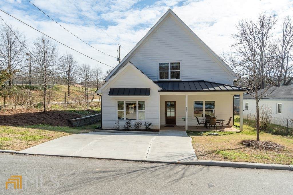 901 Henderson - Photo 1