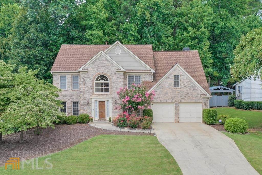 2209 Nine Oaks Drive - Photo 1