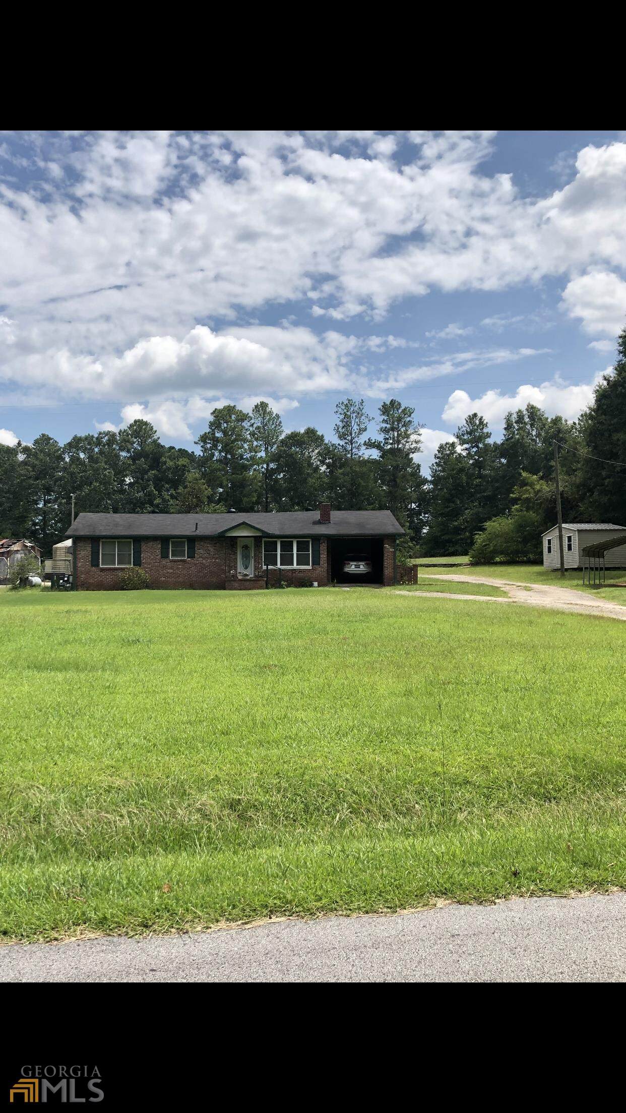 196 Pine Circle - Photo 1