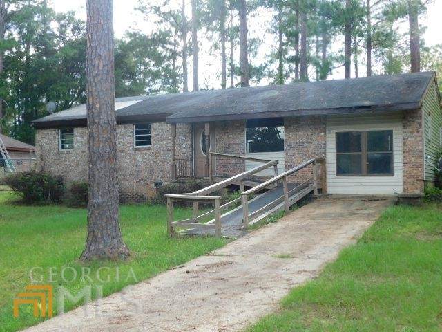 2107 Oxford Road - Photo 1