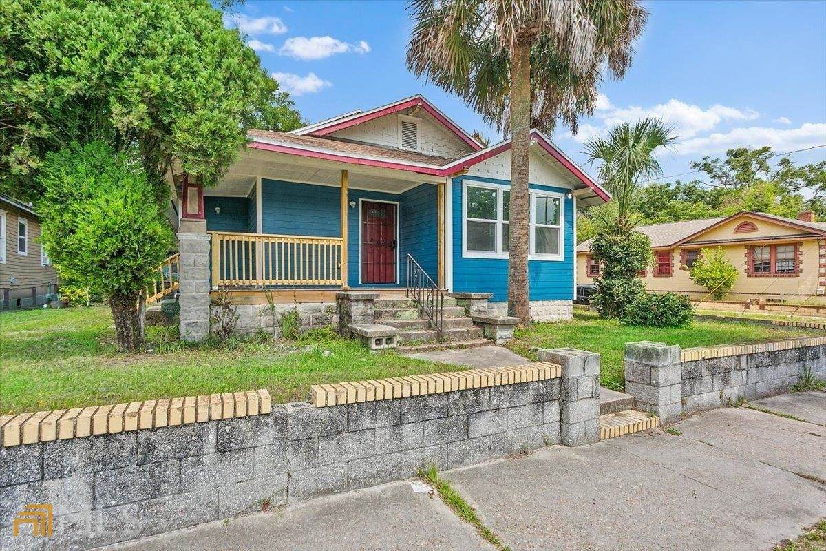 2056 Davis Street - Photo 1