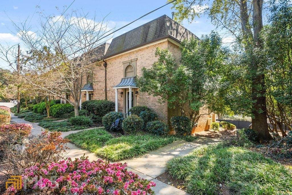 6980 Roswell Road - Photo 1