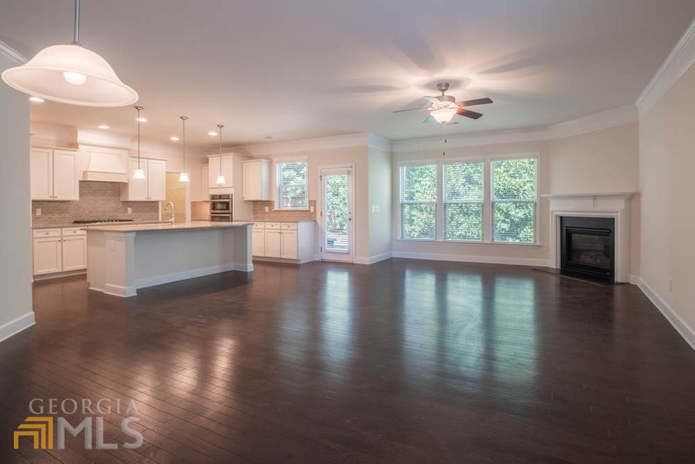 1018 Applegate Drive - Photo 1