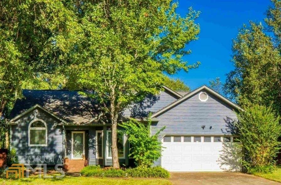 319 Regal Way - Photo 1