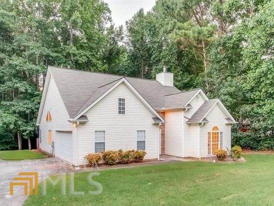 154 Strathmore Drive - Photo 1