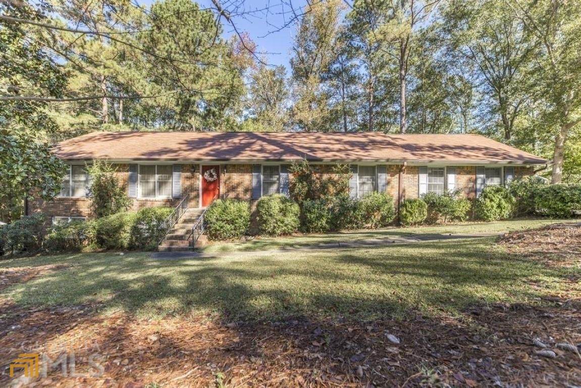 670 Commanche Drive - Photo 1