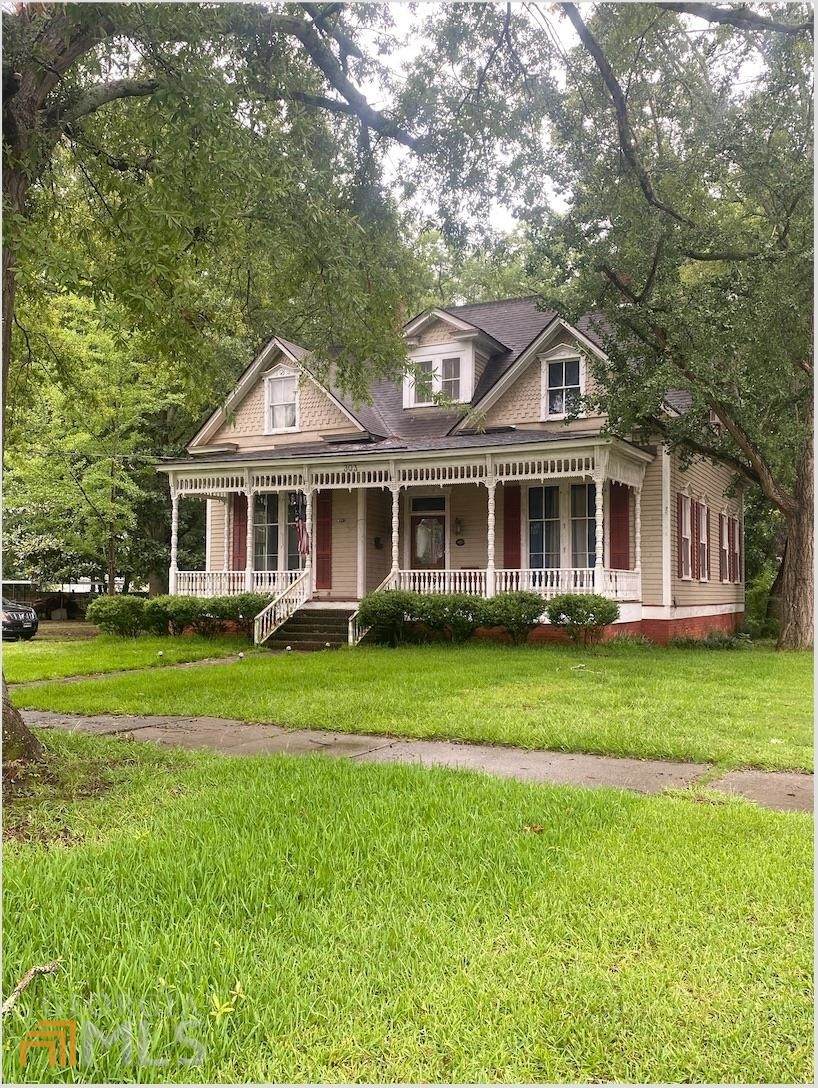 303 College Street - Photo 1