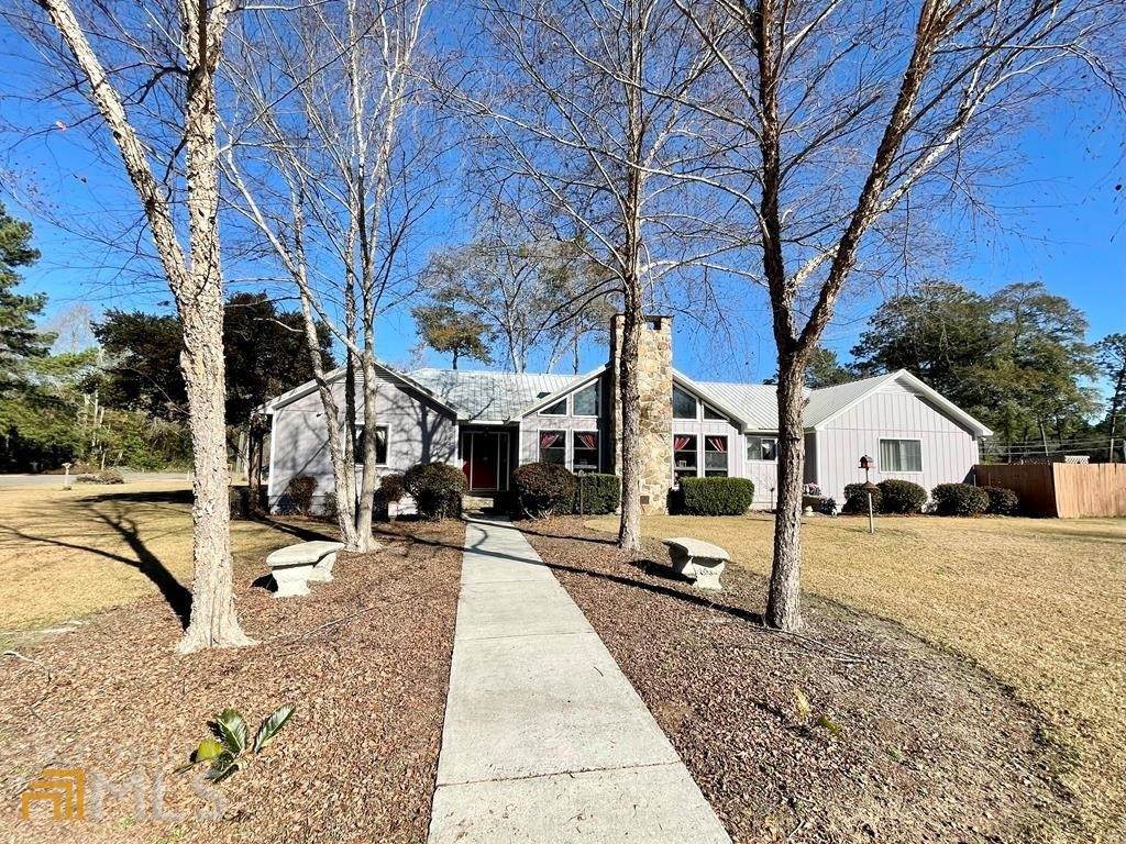 102 Loraine Avenue - Photo 1
