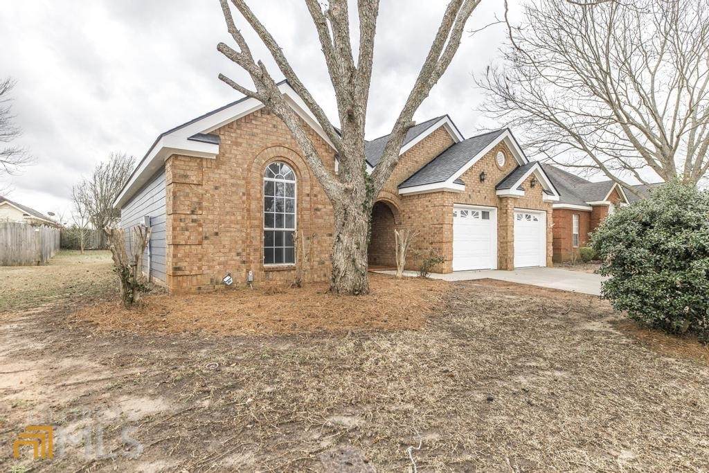 105 Rockford Court - Photo 1