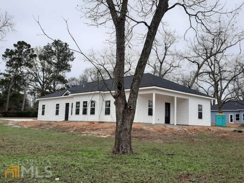 109 Colonial Drive - Photo 1