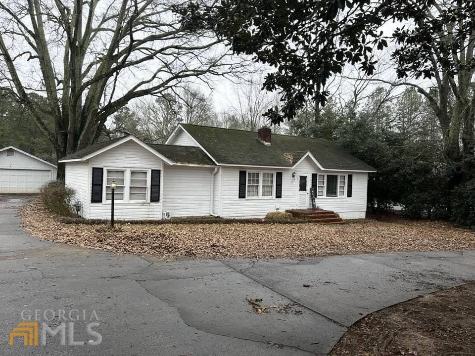 1049 Buford - Photo 1