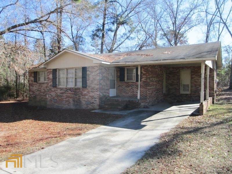 818 King Circle Drive - Photo 1