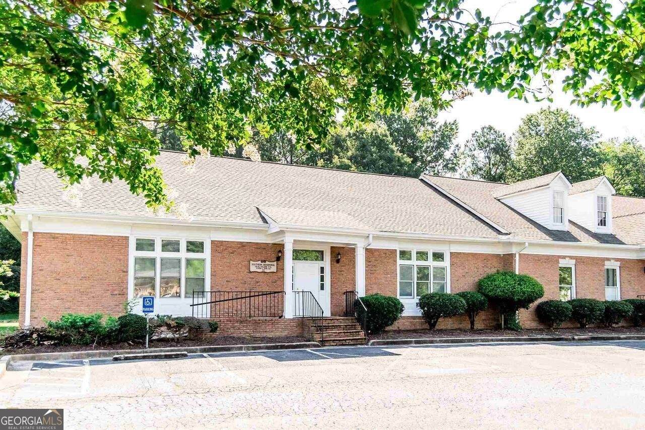 224 Arrowhead Boulevard - Photo 1