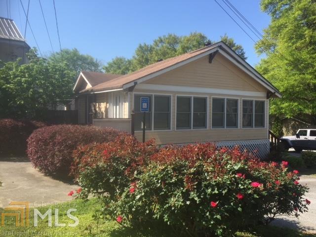 100 Maple St - Photo 1