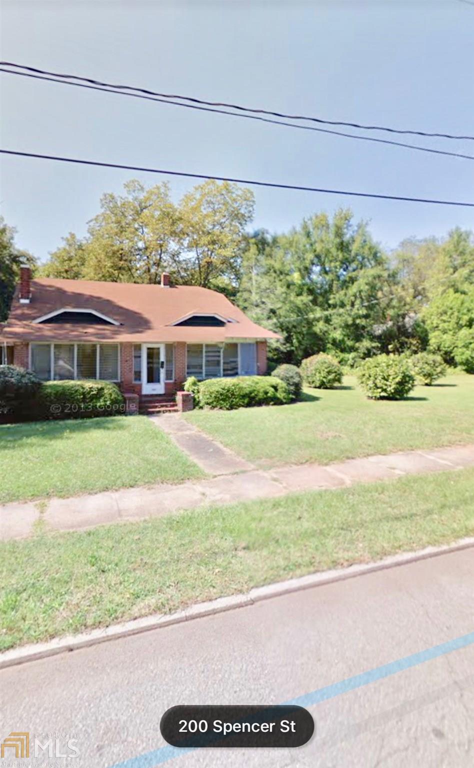 200 Spencer St - Photo 1