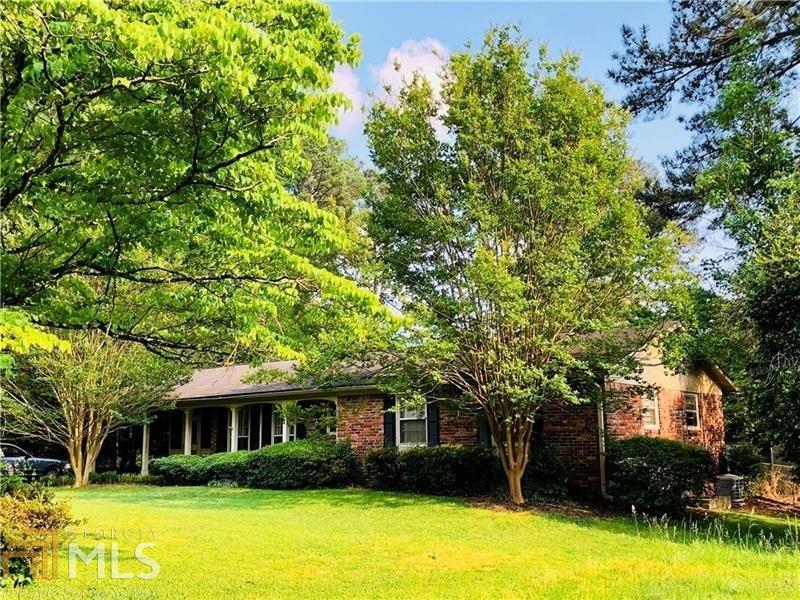 2215 Meadowvale Dr - Photo 1
