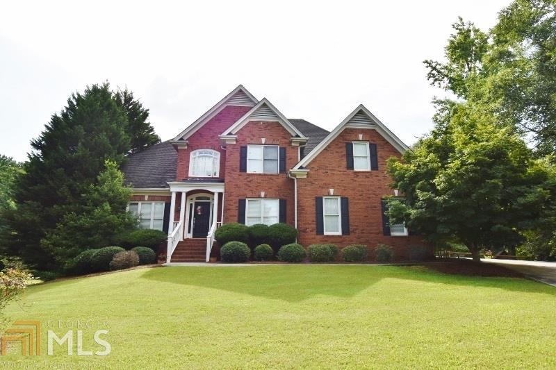 9021 White Oak Cir - Photo 1
