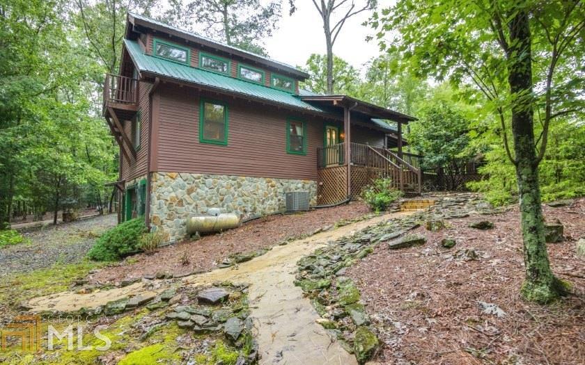 1038 Newport Dr - Photo 1