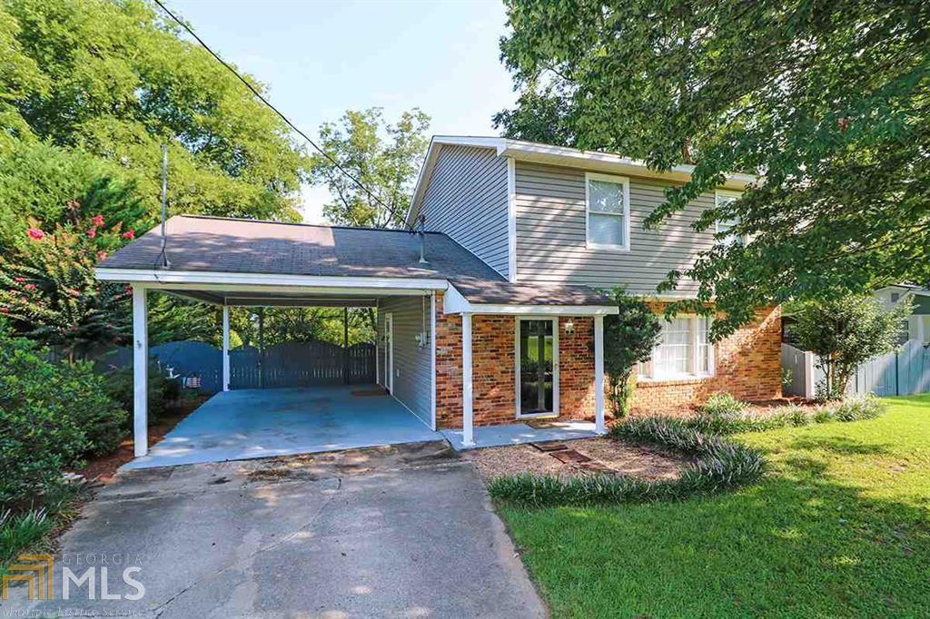2210 Macy Ave - Photo 1