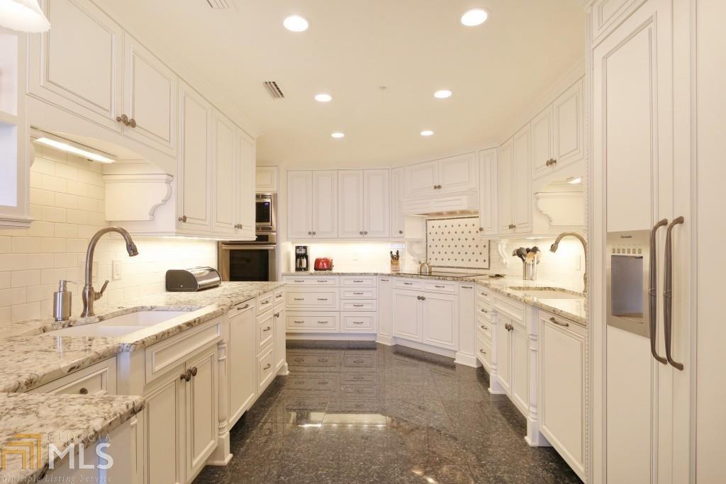 2660 Peachtree Rd - Photo 1