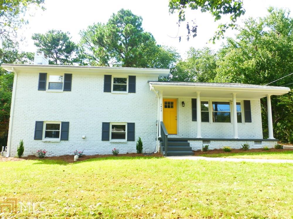 1613 Austin Rd - Photo 1