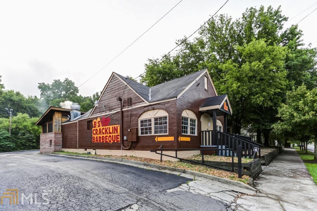 2057 Main St - Photo 1