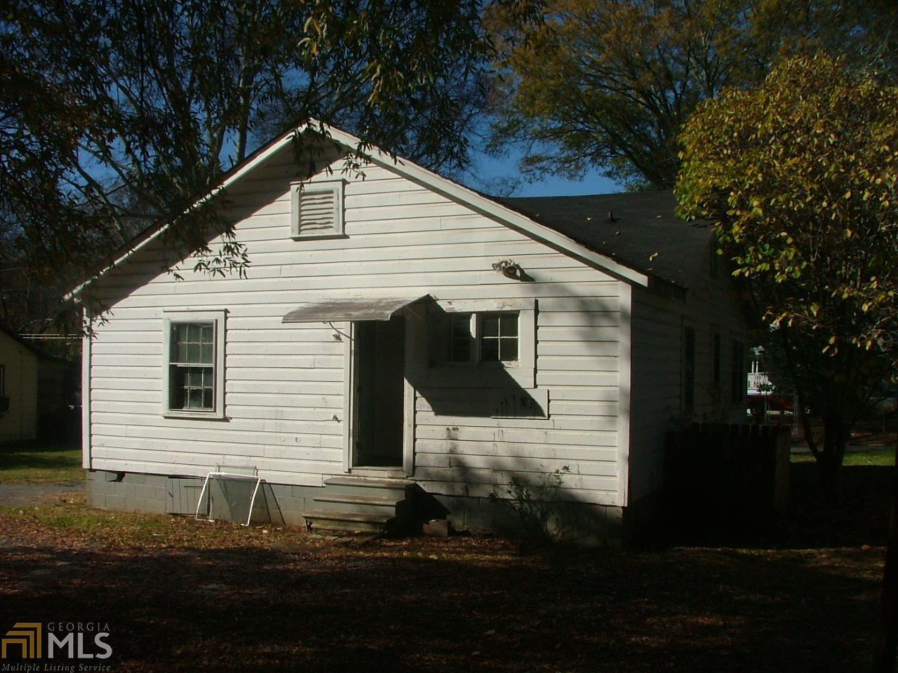 1713 Flannery St - Photo 1