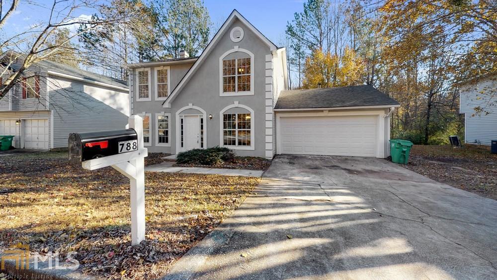 788 Stonebridge Crescent - Photo 1