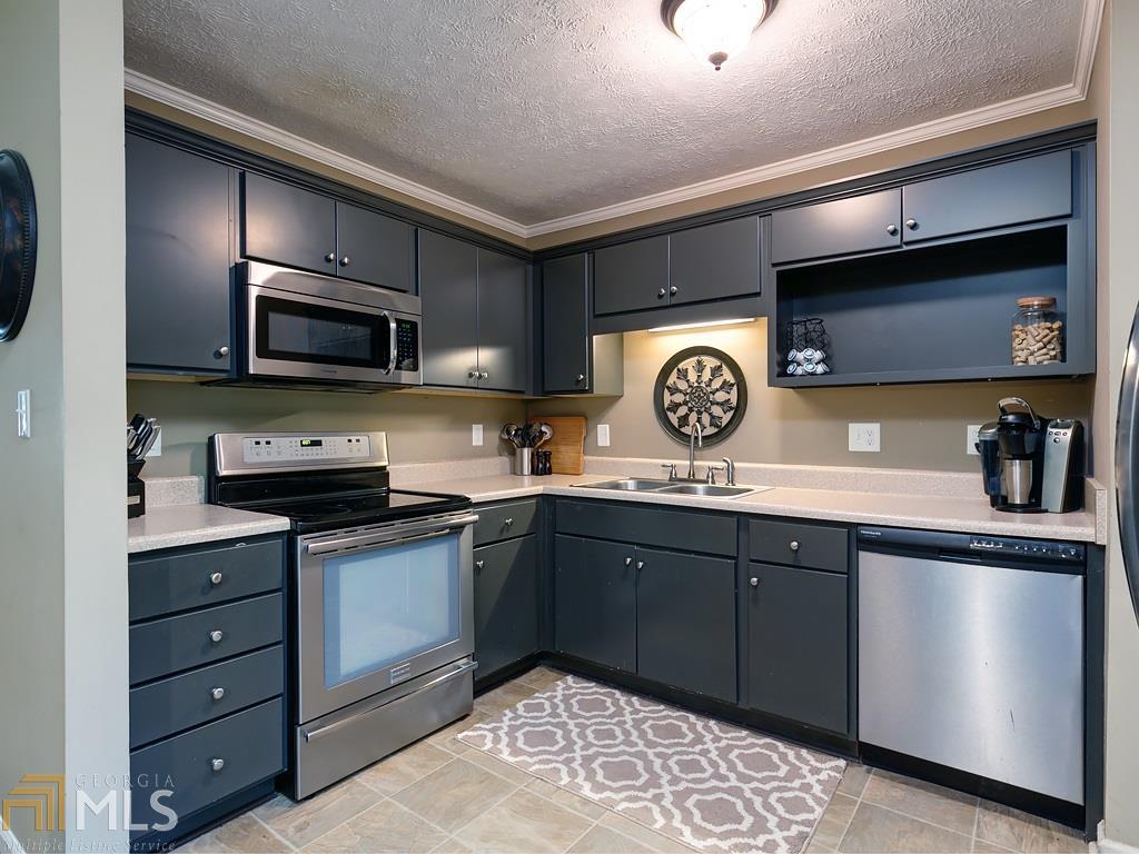 1192 Woodleigh - Photo 1
