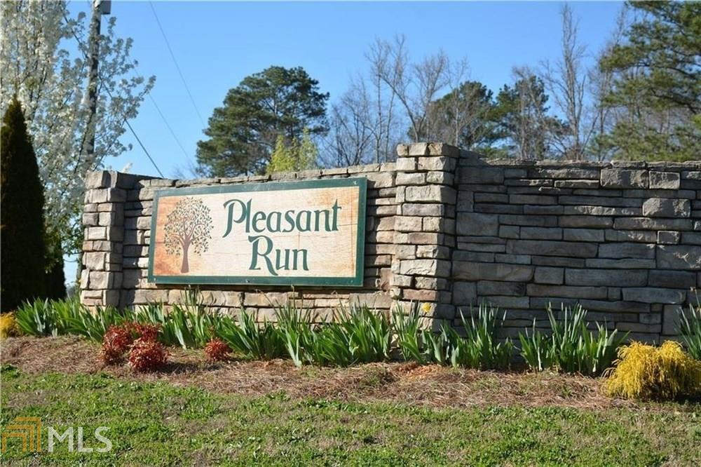 4 Pleasant Run Dr - Photo 1