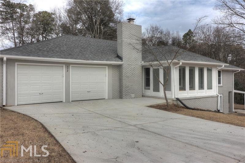 572 Thomas Ln - Photo 1