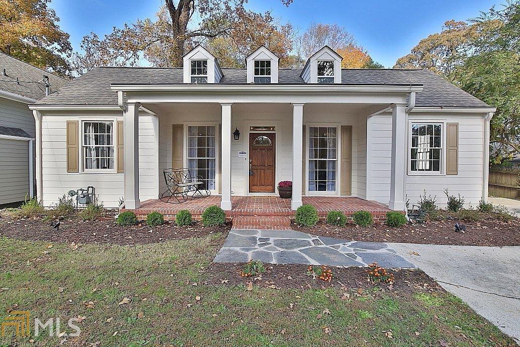 563 Collier Rd - Photo 1