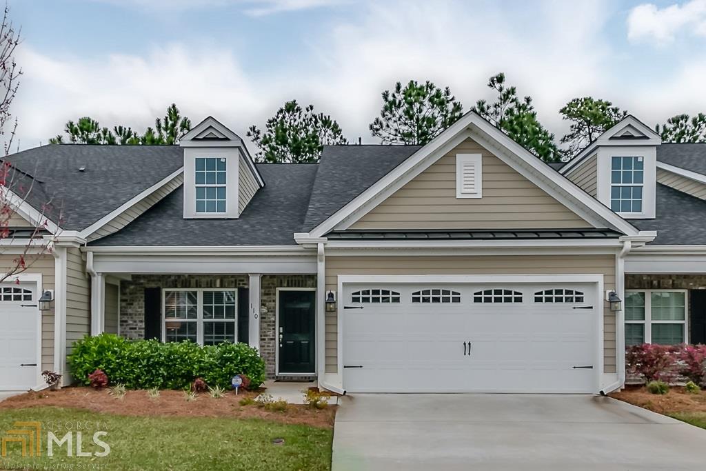 110 Danbury - Photo 1