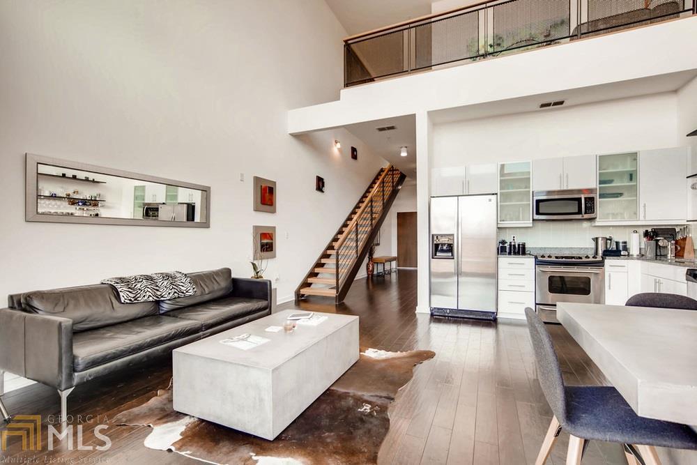 333 Nelson St - Photo 1