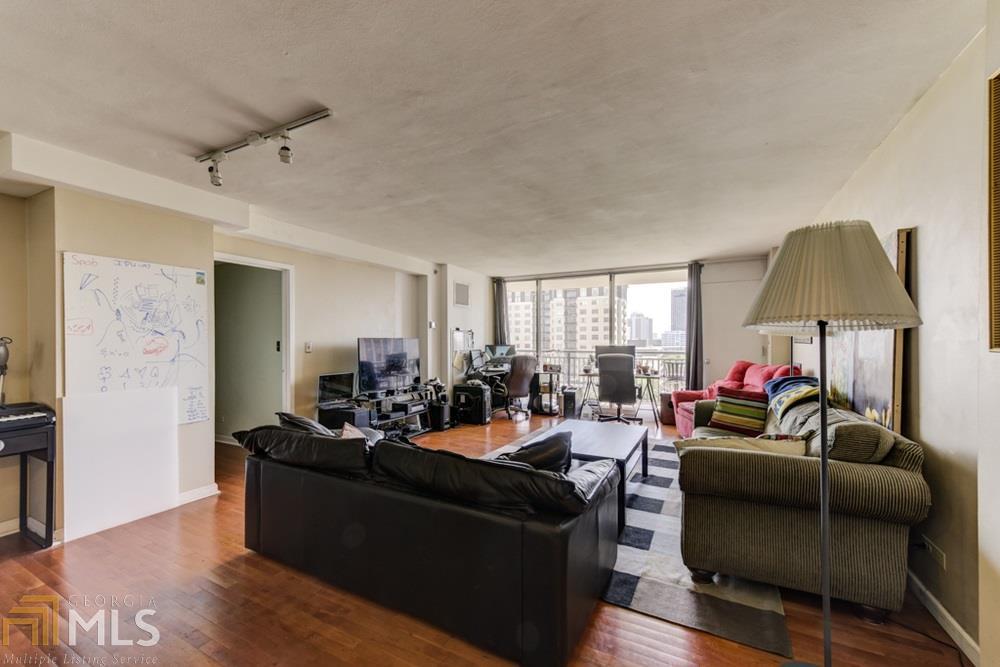 620 Peachtree St - Photo 1