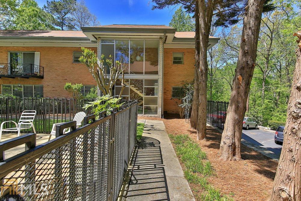 1230 Woodland Ave - Photo 1
