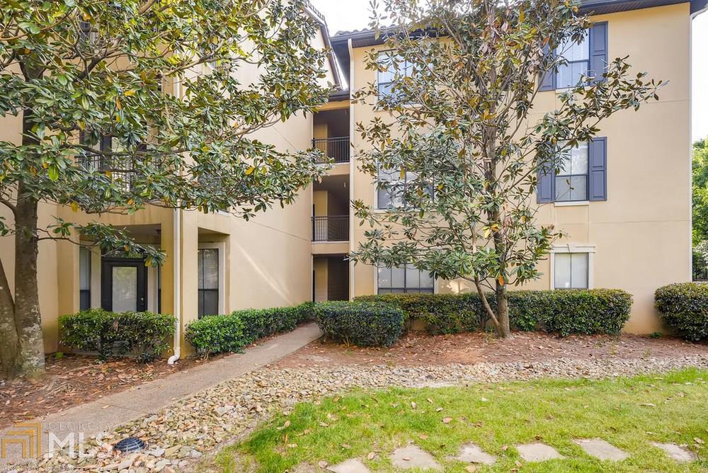 3777 Peachtree Rd - Photo 1