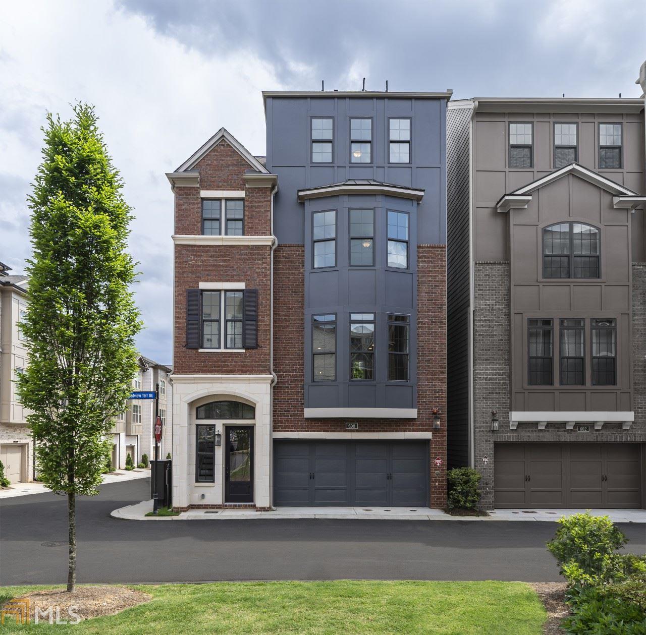600 Broadview Ter - Photo 1